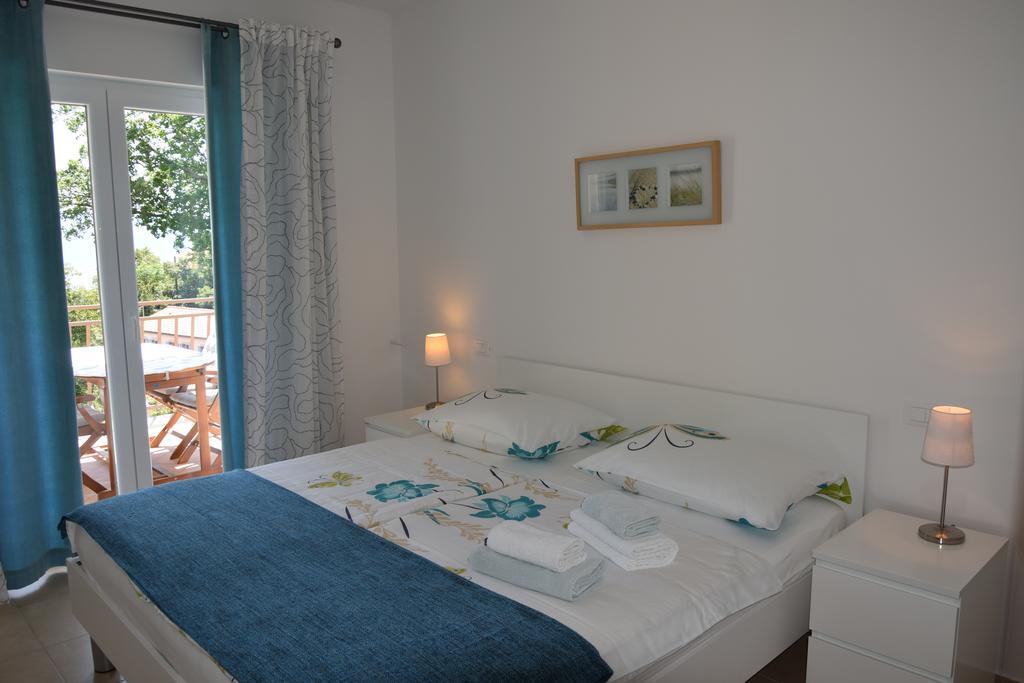 Apartments Sandra Brsec Bagian luar foto