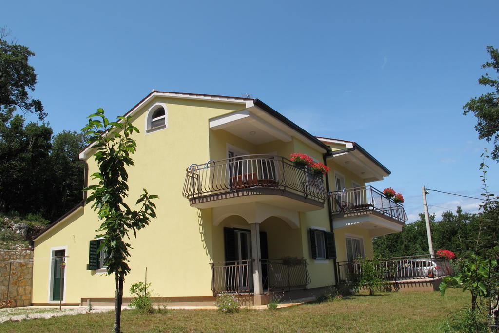 Apartments Sandra Brsec Bagian luar foto
